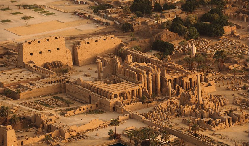 templo de karnak culto al dios egipcio Amón. Iconografía dioses egipcios